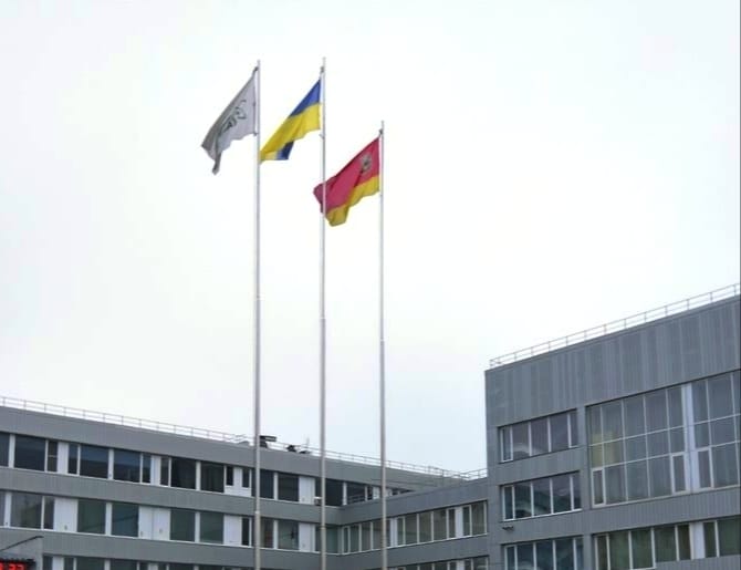 Над Чернобыльской АЭС снова взвился флаг Украины