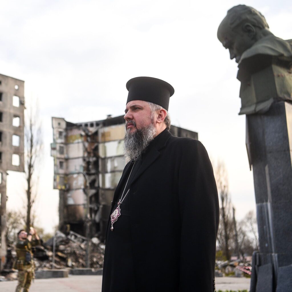 Предстоятель ПЦУ відвідав зруйновану Бородянку на Київщині й передав гумдопомогу