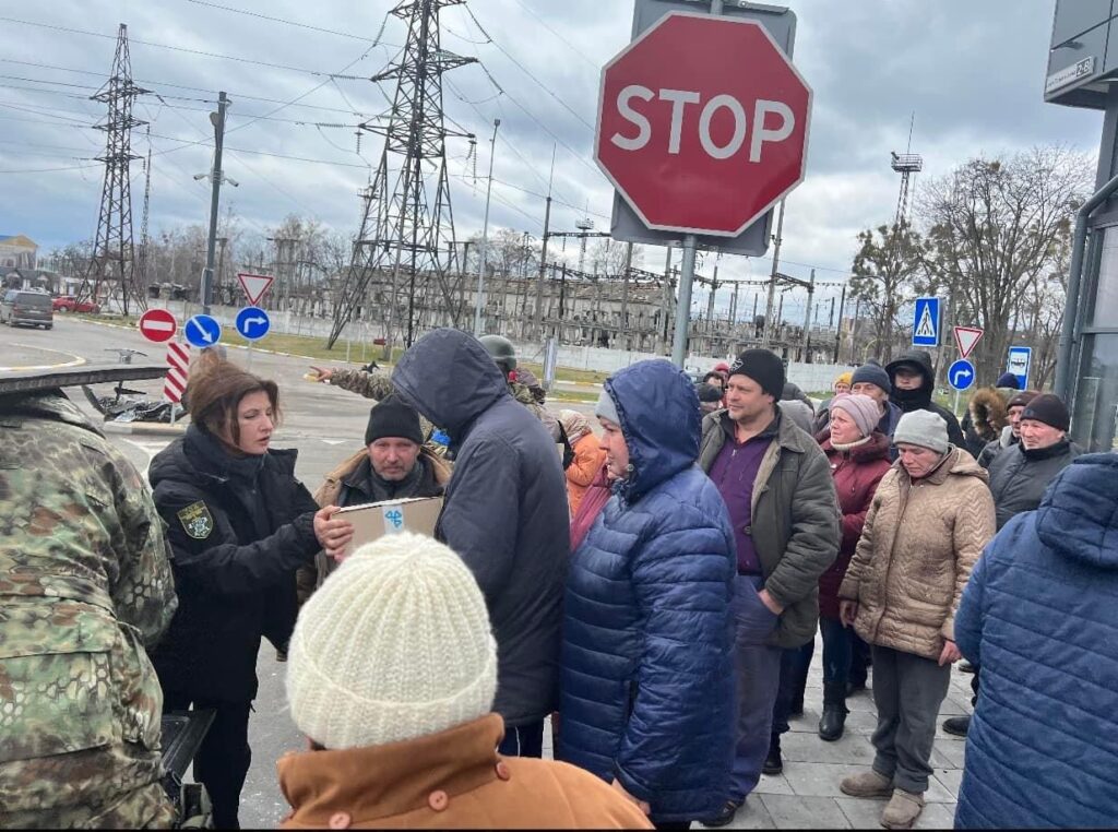 Окупанти завдали авіаудару по єдиному виїзду залізницею на Донеччині: усі евакуаційні поїзди заблоковано