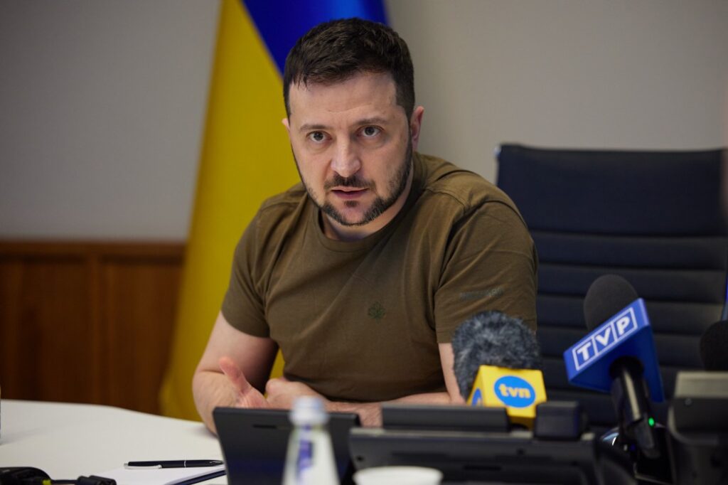 На Київщині знайшли ще одне масове поховання мирних мешканців – Зеленський