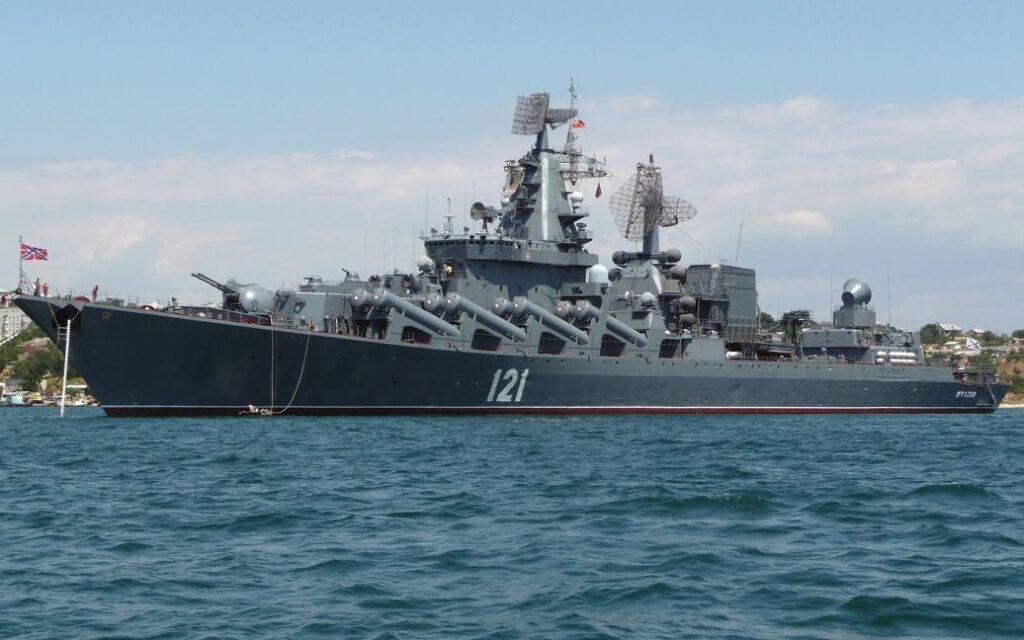 Российские военные не смогли эвакуировать экипаж крейсера «Москва» — Госпогранслужба