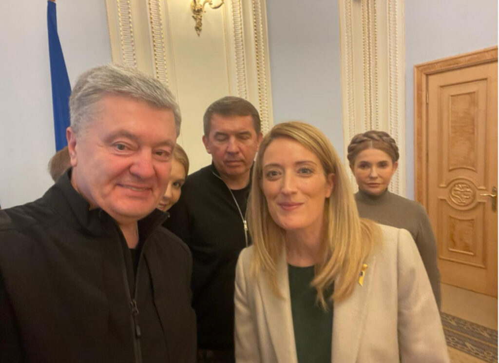 Ждем новой партии оружия от стран-членов Евросоюза — Петр Порошенко