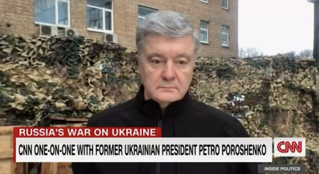 Порошенко на CNN закликав долучити фахівців ФБР до розслідування геноциду проти українців