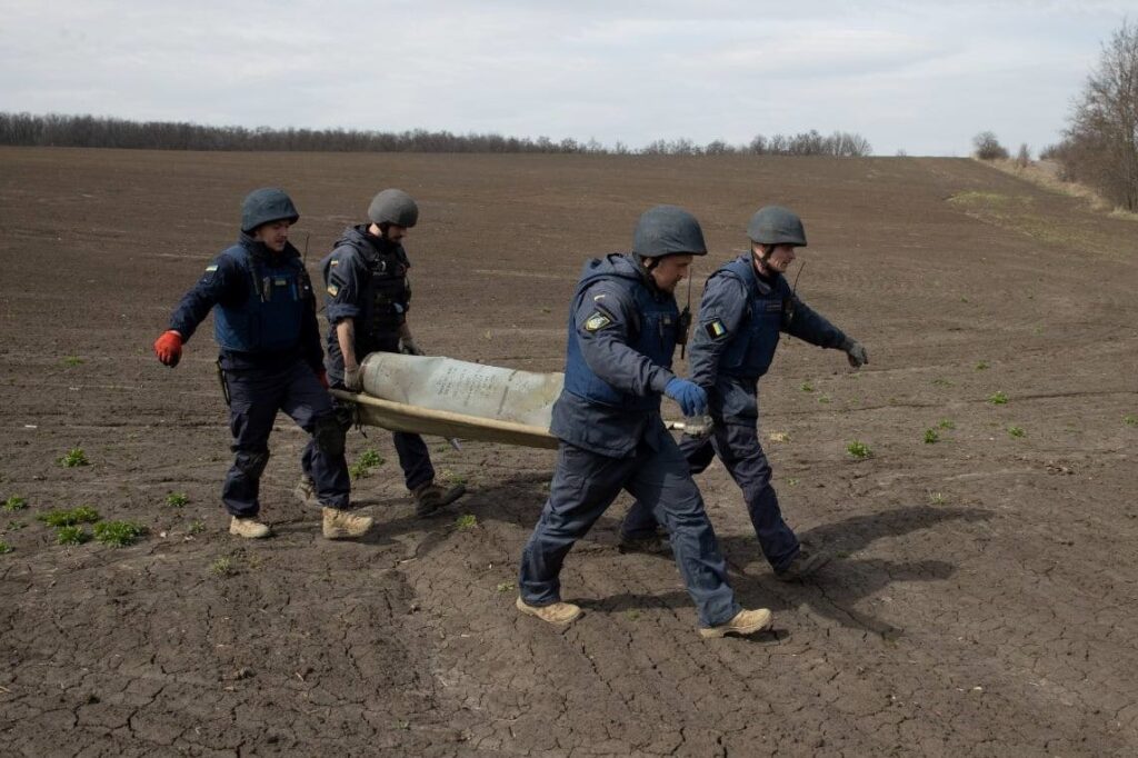 За добу рятувальники знешкодили майже 3,5 тисячі вибухонебезпечних предметів