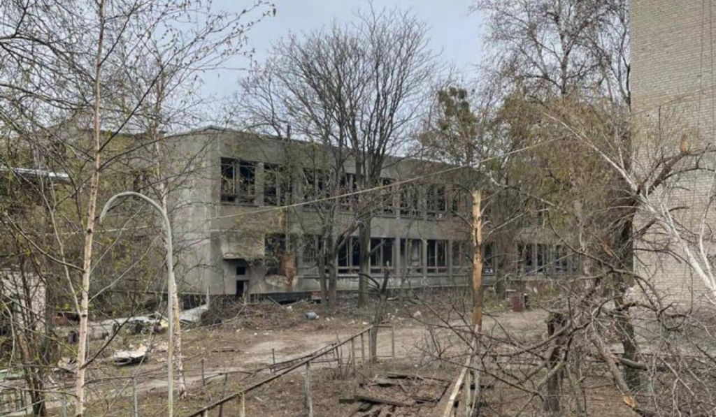 Російські війська обстріляли з “Ураганів” Харків: пошкоджено промислові об’єкти