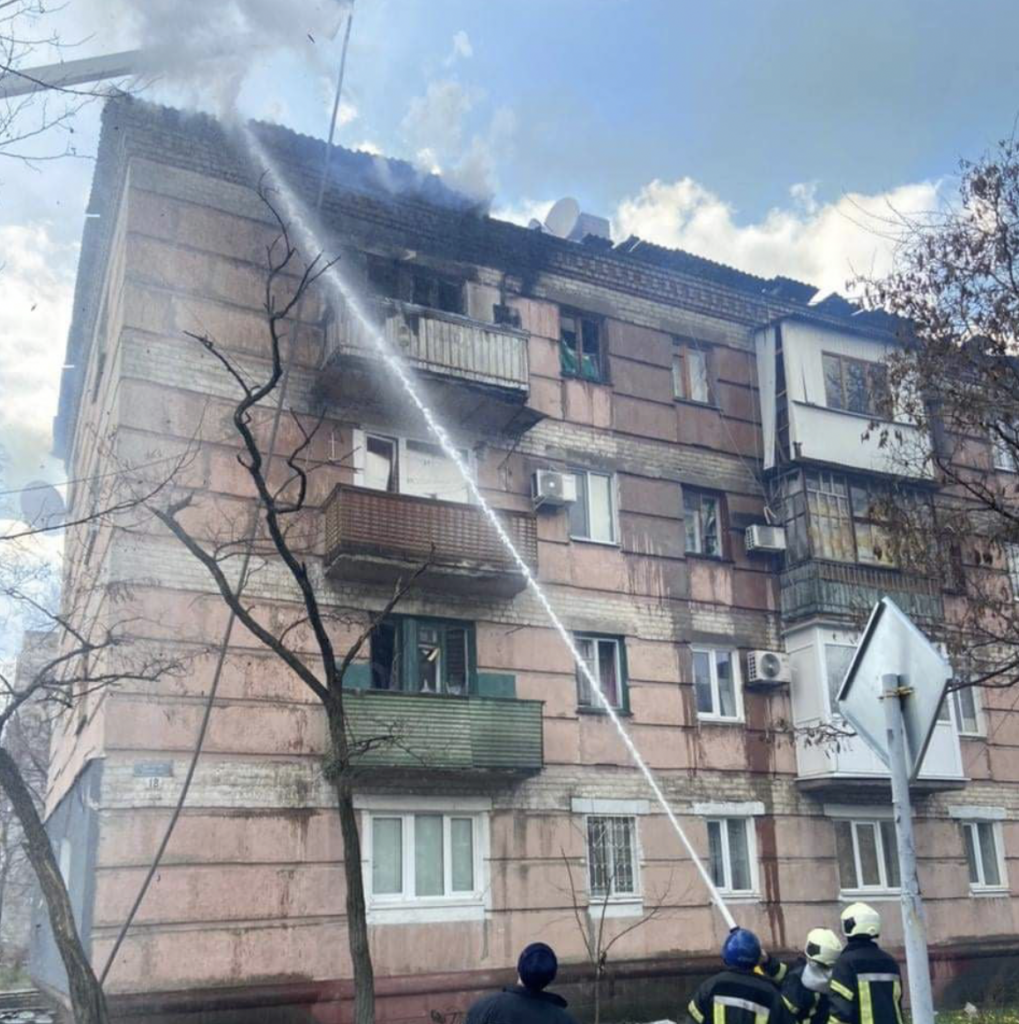 Окупанти обстріляли Сєвєродонецьк, полум’ям охоплено десять багатоповерхівок