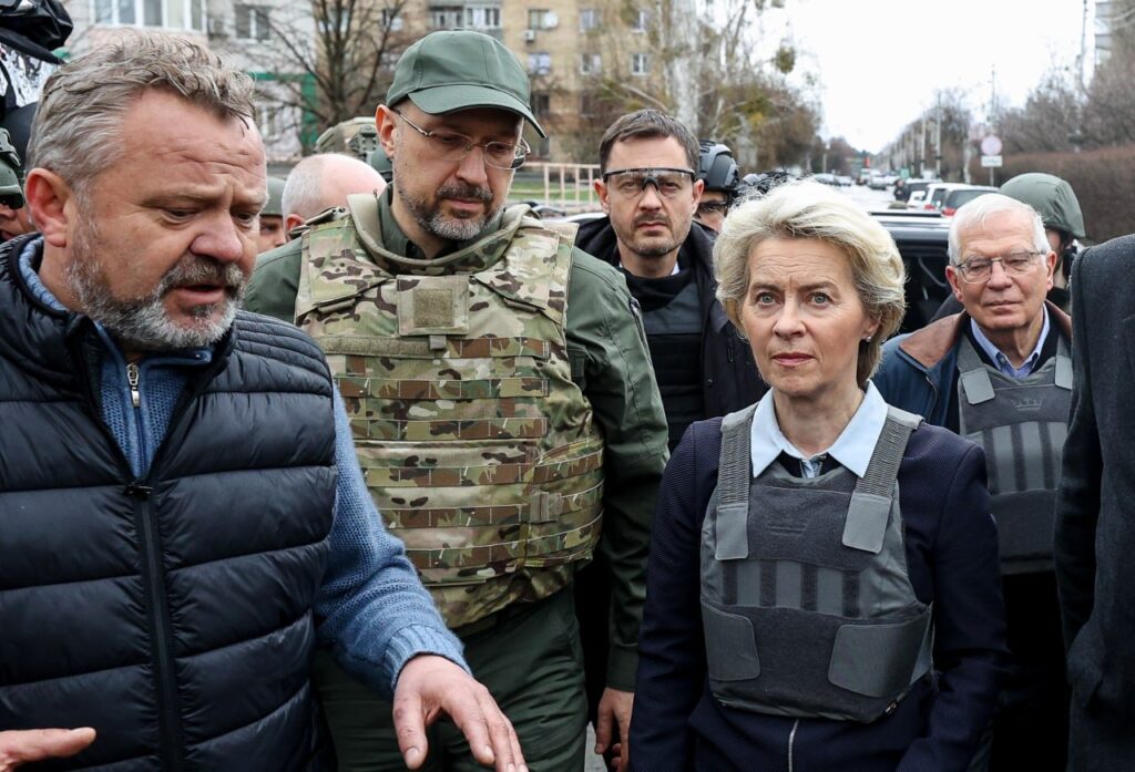 Президентка Єврокомісії, голова дипломатії ЄС і прем’єр-міністр Словаччини відвідали зруйновану Бучу