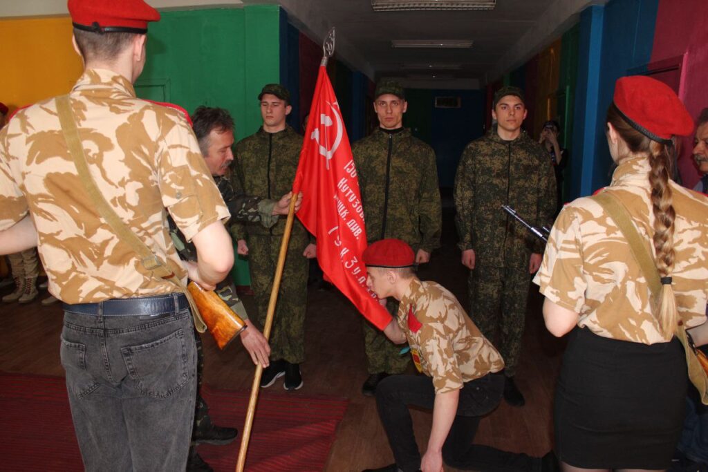 На Луганщині російські окупанти використовують дітей для поповнення свого війська – Денісова