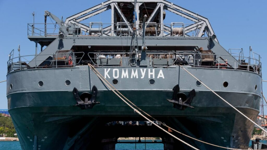 Росіяни хочуть дістати ракети й секретні документи з затонулої “Москви”