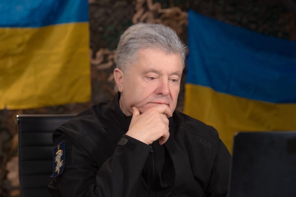 Порошенко про членство в НАТО: інших гарантій безпеки не існує