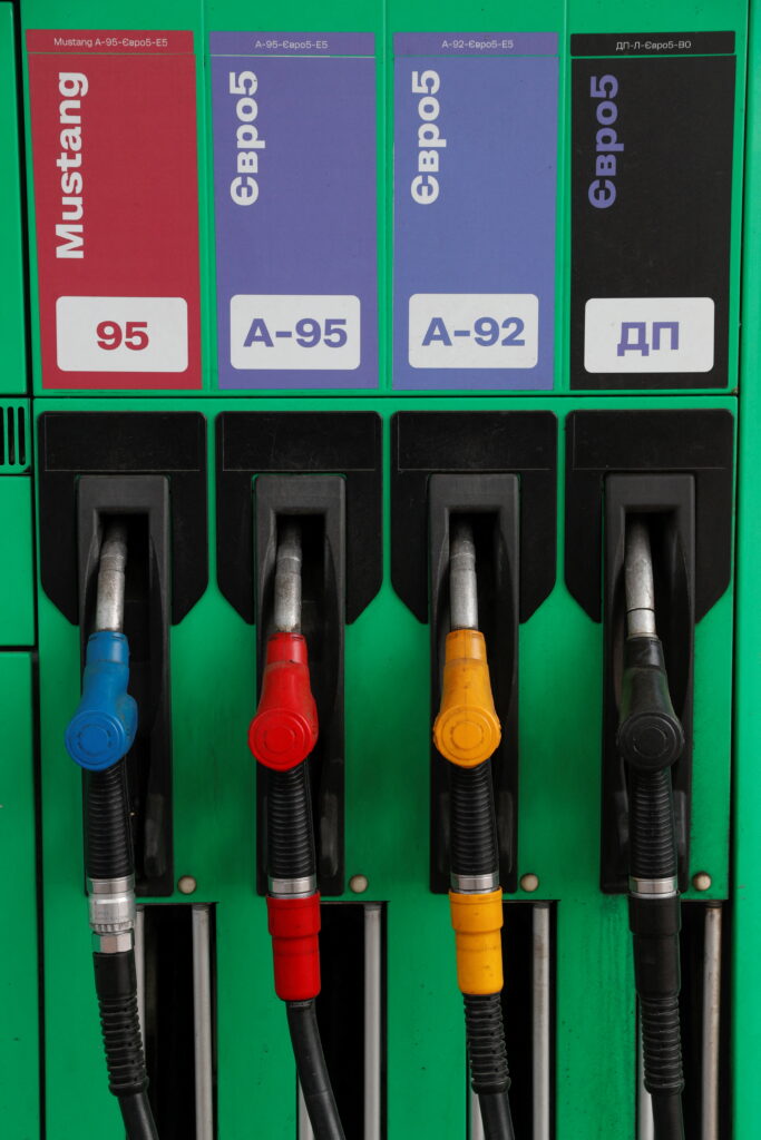 В Україні почали знижувати ціни на пальне