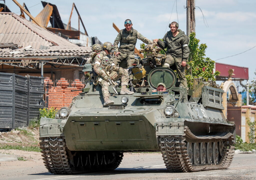 Росія стягує додаткові війська та техніку до кордону з Україною