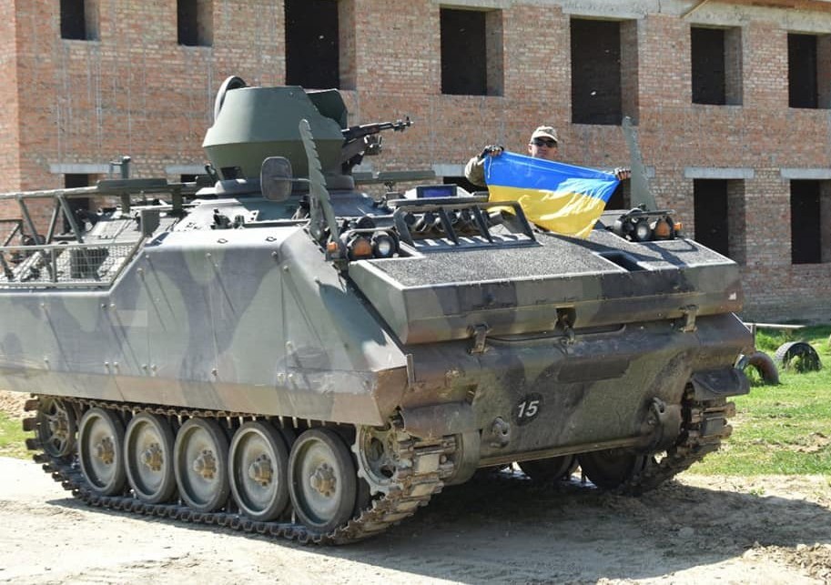 ЗСУ відпрацьовують наступальні дії та бої у містах на американській бронетехніці: фото