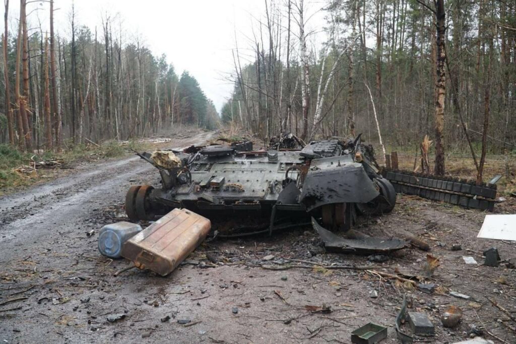 Українські військові відбили на Донбасі 11 атак ворога: знищено 8 танків, 19 одиниць техніки та два БПЛА