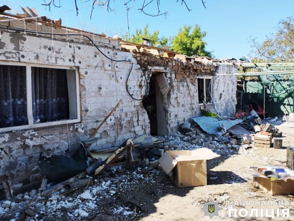 Російські окупанти обстріляли Миколаївщину: постраждали п’ятеро людей, зруйновані будинки, згоріло пшеничне поле