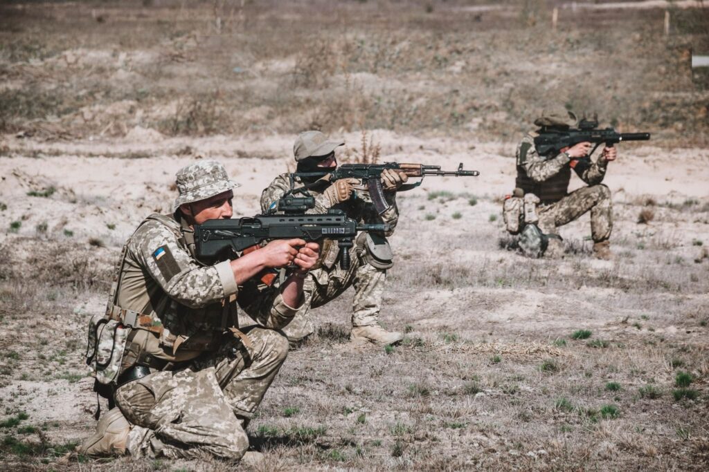 Залишилися лише “кірзаки” і 200 рублів: бійці ЗСУ успішно ліквідували групу російських десантників