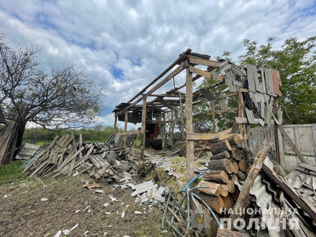 Росіяни обстріляли 13 населених пунктів на Донеччині: є загиблі й поранені