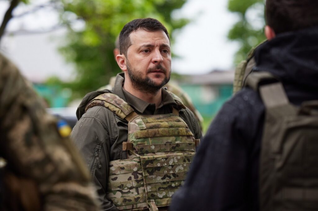 Зеленський запропонував не відновлювати зруйновані окупантами панельні будинки