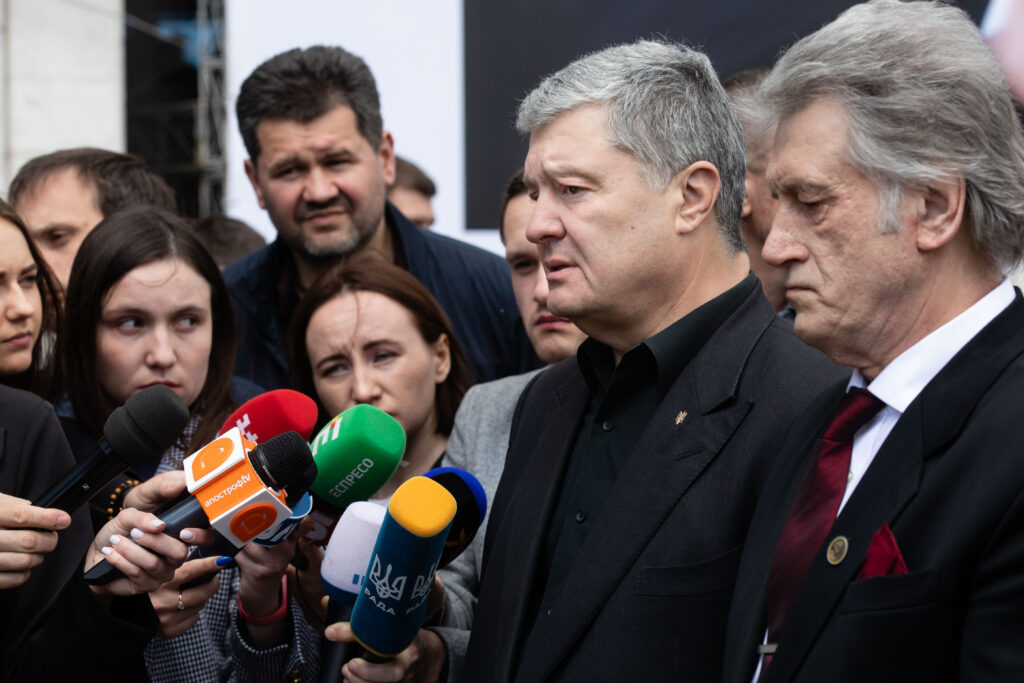Всі українські герої мають бути визволені з полону – Порошенко