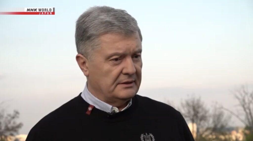 Порошенко в эфире японского телеканала: либо Путин прекратит стрелять, либо Украина вышвырнет его из своей земли