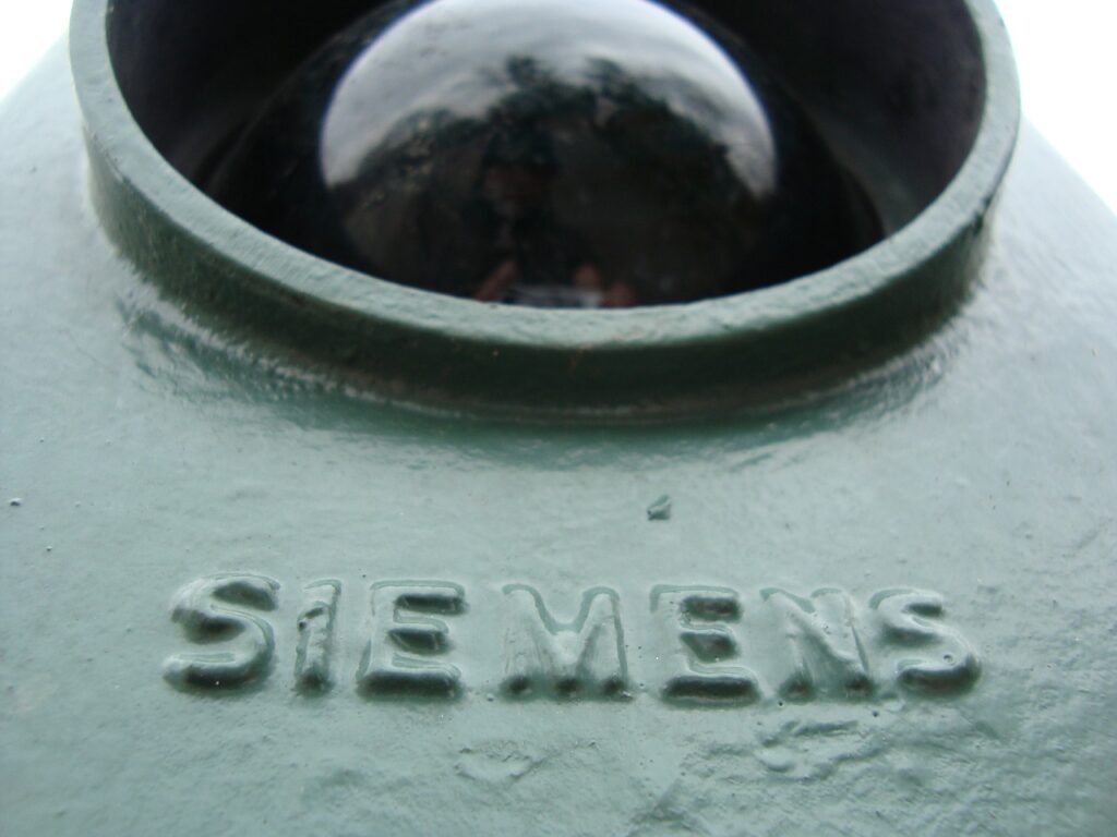 Компания Siemens объявила о прекращении бизнеса в России
