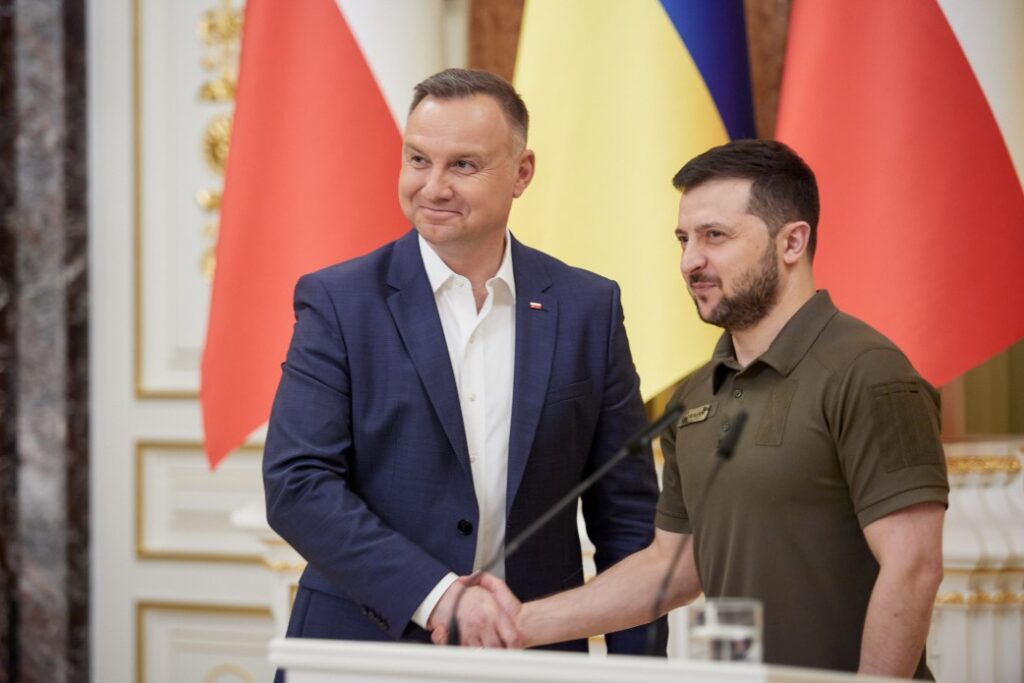 Зеленський присвоїв польському Жешуву почесне звання “Місто-рятівник”