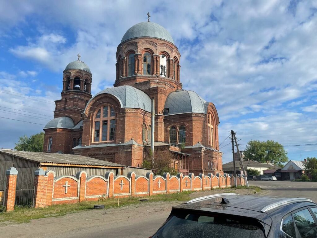 Росіяни обстріляли Охтирку на Сумщині: щонайменше п’ятеро поранених