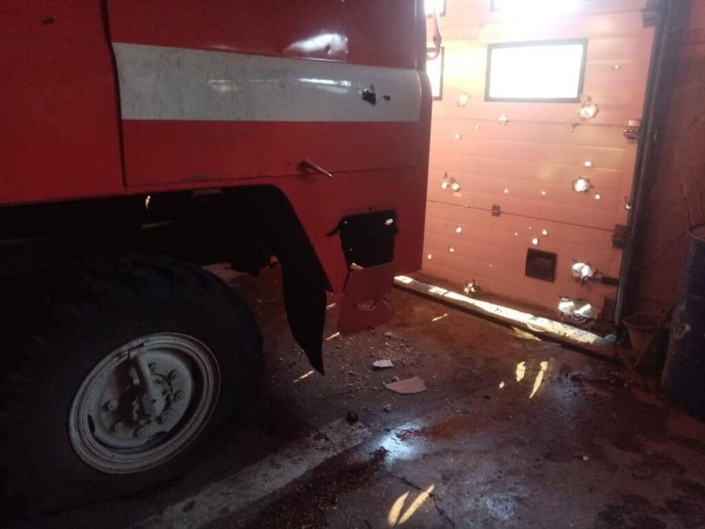 Росіяни пошкодили пожежну частину в Авдіївці: рятувальники передислоковуються до безпечнішого населеного пункту