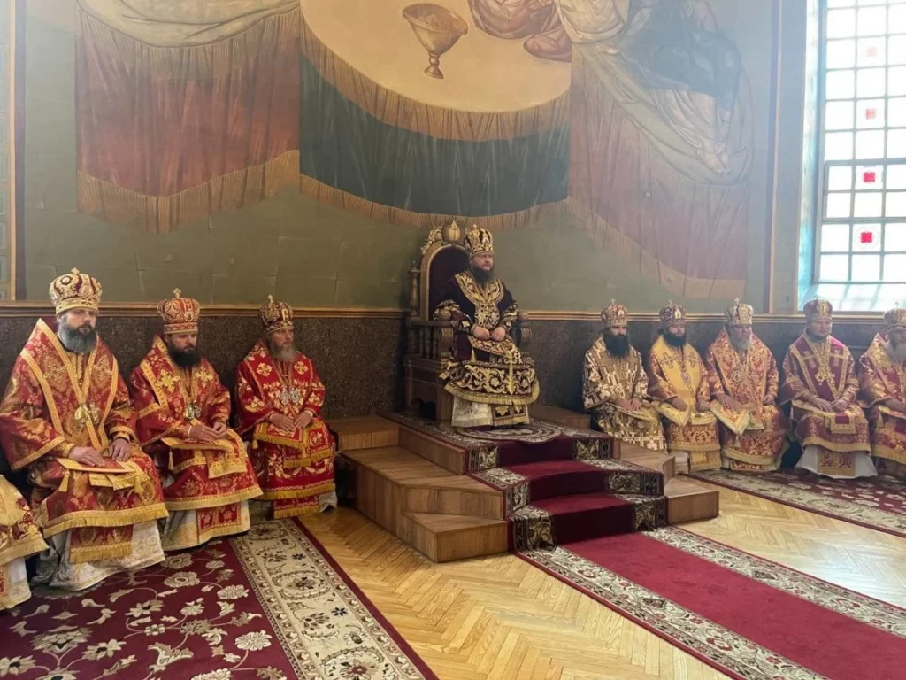 “Московський патріархат Шредінгера”: що не так із заявою УПЦ МП про “незалежність” від російської церкви