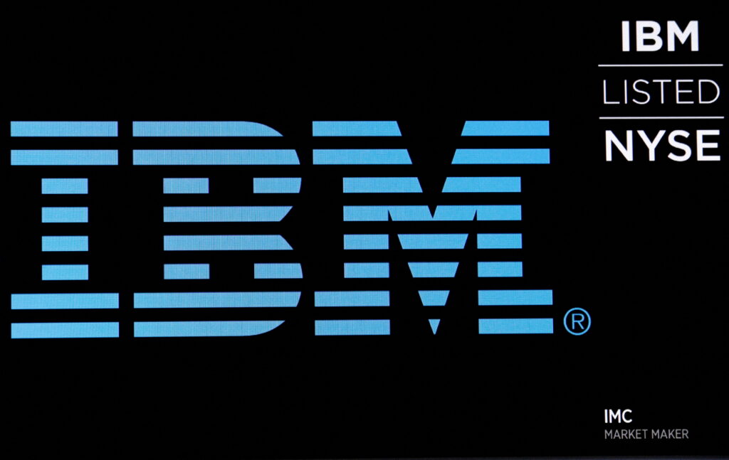 Технологічний гігант IBM повністю припинив роботу в Росії