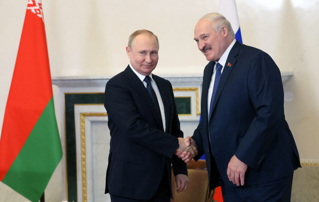 Беларусь передала России 20 БМП-2: их направили в оккупированный Луганск