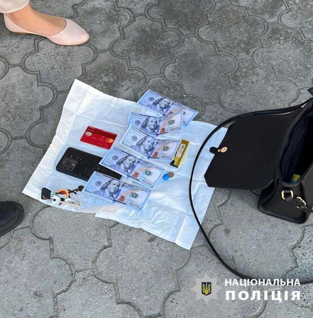 У Львові росіянка за тисячу доларів допомагала чоловікам призовного віку виїхати з України
