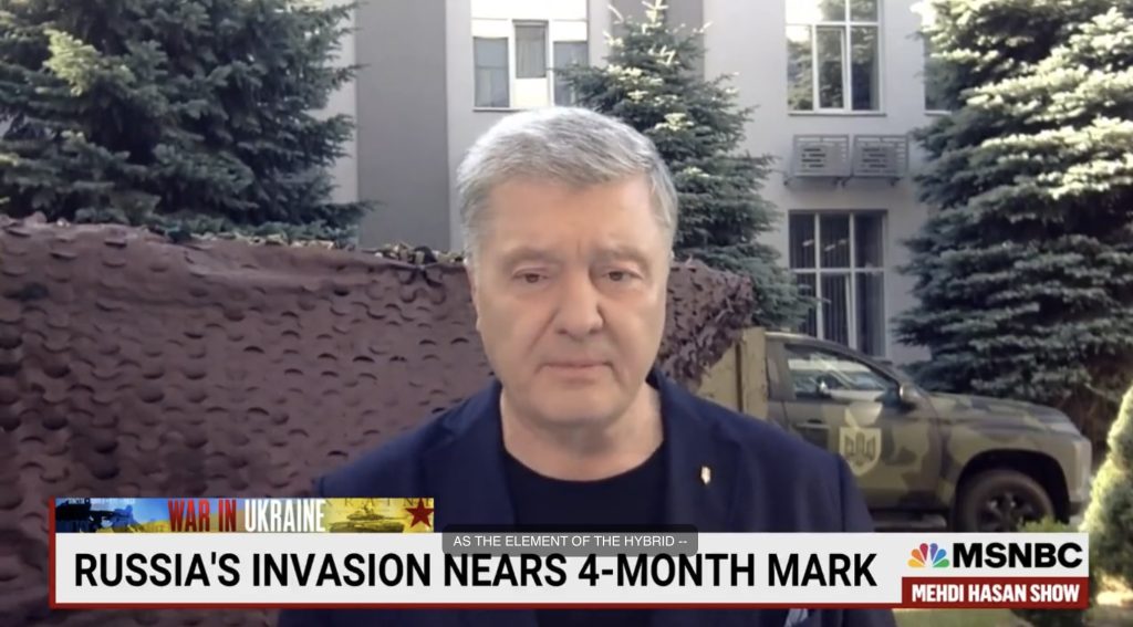 Порошенко закликав західні ЗМІ не поширювати російські фейки про Бандеру