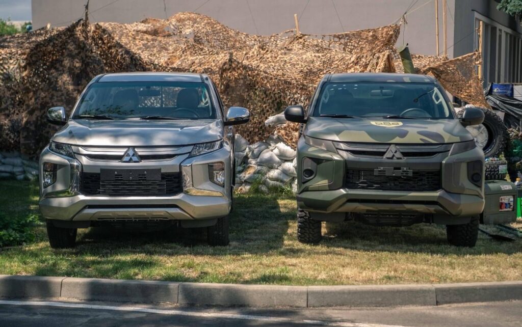 Було – стало: відомий волонтер показав, як готують автівки для фронту