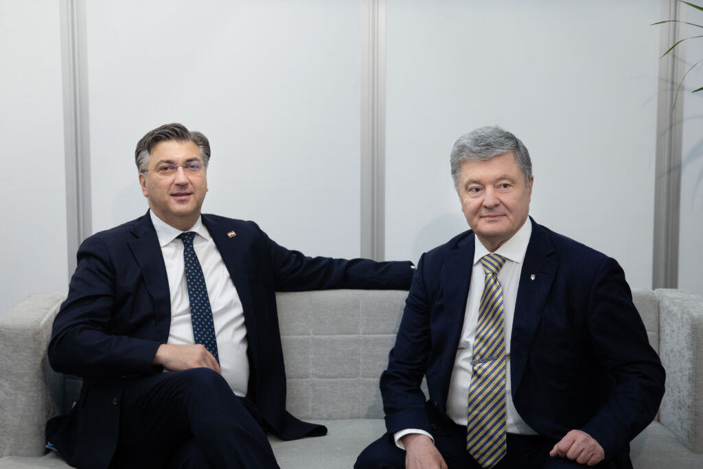 Ожидаем положительного решения: Порошенко обсудил с премьером Хорватии предоставление Украине статуса кандидата в члены Евросоюза
