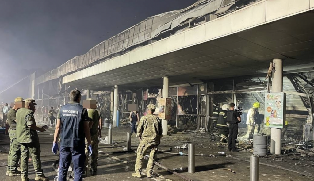 Подано понад 40 заявок про зниклих безвісти після ракетного удару у Кременчуці