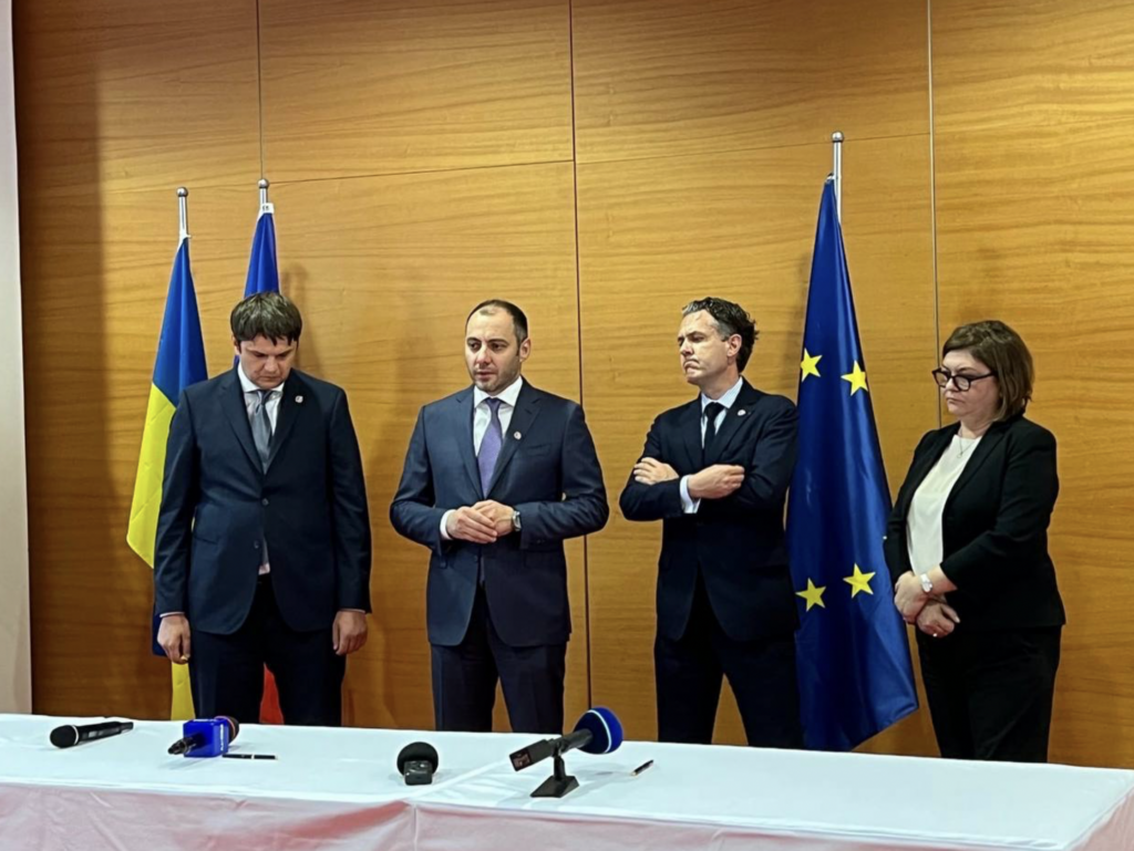 Україна підписала з Євросоюзом “транспортний безвіз”
