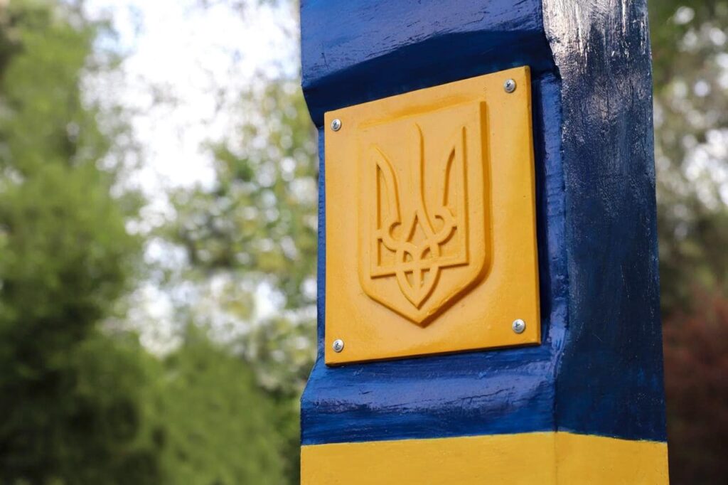 Намагались незаконно перетнути кордон за 10 тисяч доларів: поблизу пропускного пункту з Молдовою затримали одразу 34 ухилянти