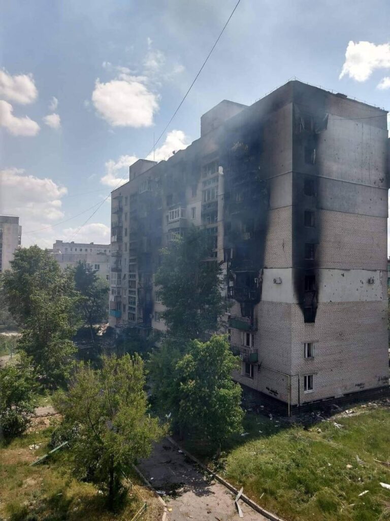 Росіяни укріплюються в центрі Сєвєродонецька: обстріляли заводи “Пролетарій” і “Азот”