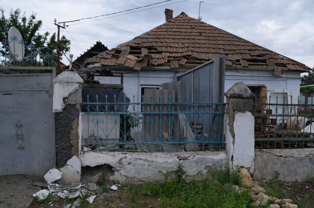 Россияне обстреляли жилой квартал Николаева: есть погибший и раненый
