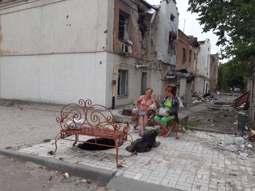 В Маріуполі продовжує зростати смертність: окупанти у звітах пишуть, що “з природних причин”