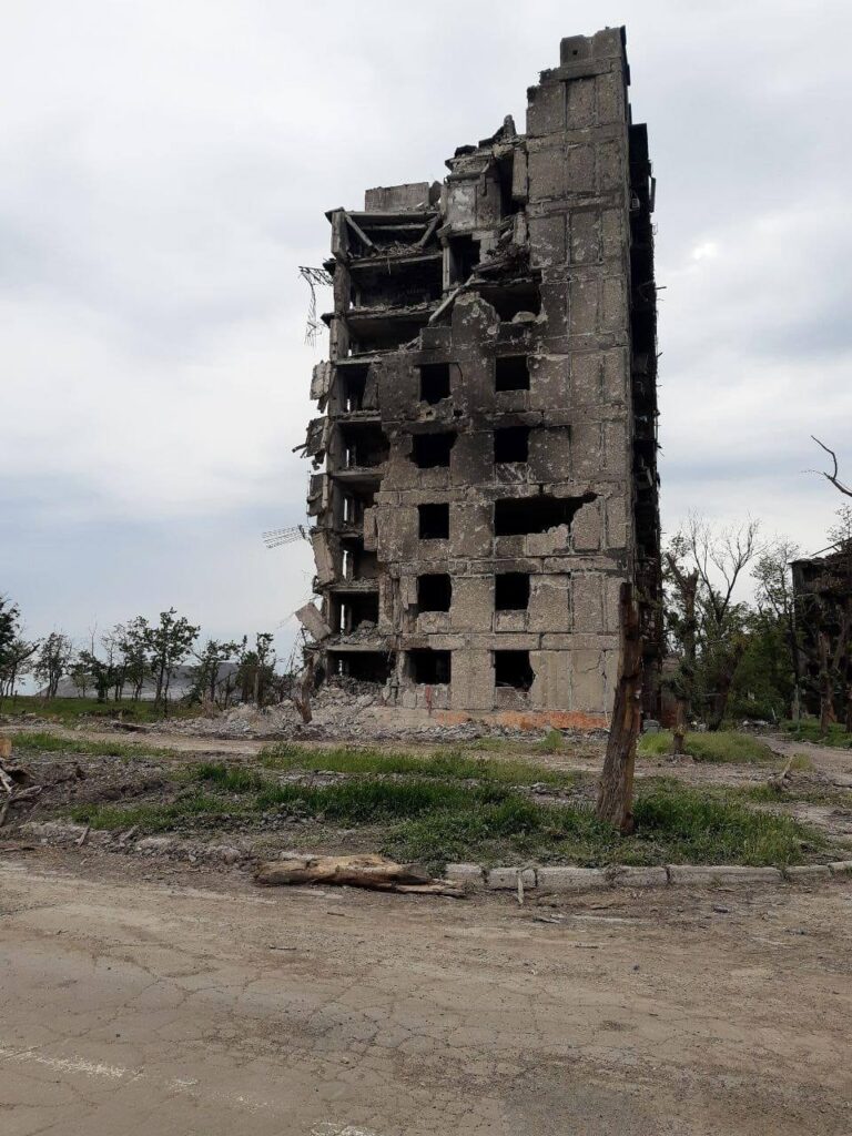 У маріупольській школі вибухнув снаряд: поранились діти