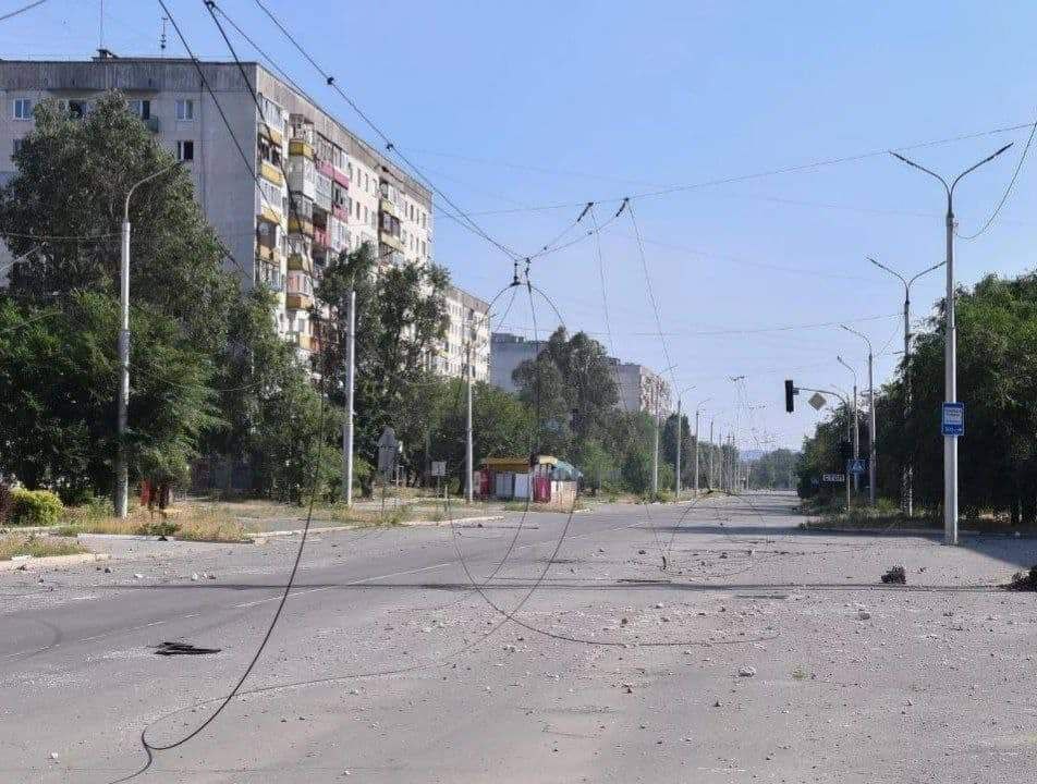 Обстріли на Луганщині: росіяни руйнують інфраструктуру у Лисичанську та Сєвєродонецьку