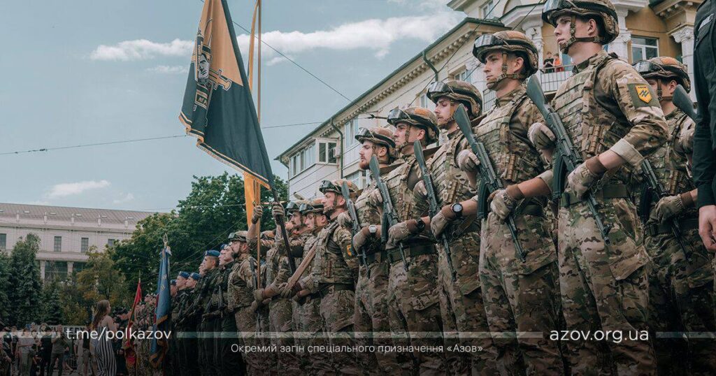 Бійці полку “Азов” пообіцяли помститись за кожного загиблого та звільнити Маріуполь