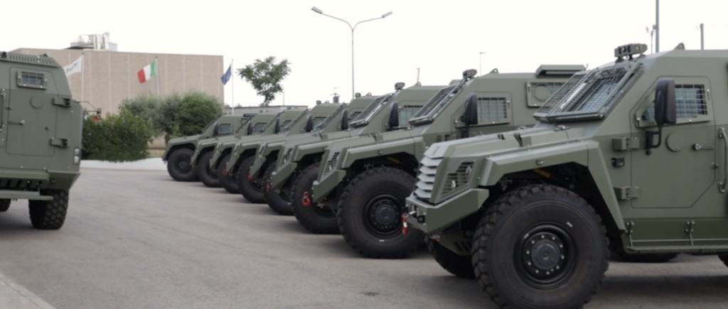 Нові бронемашини з Італії: Фонд Порошенка вніс 50 млн грн за броньовики для десанту, вперше нову бойову техніку купують волонтери і благодійники