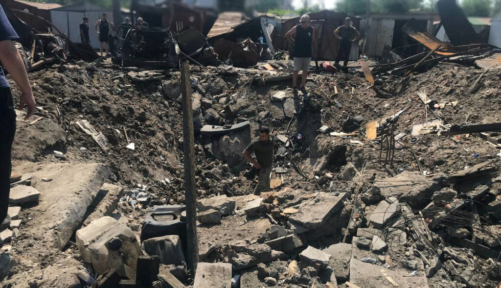 Російські окупанти випустили шість ракет по Миколаєву: одна людина поранена