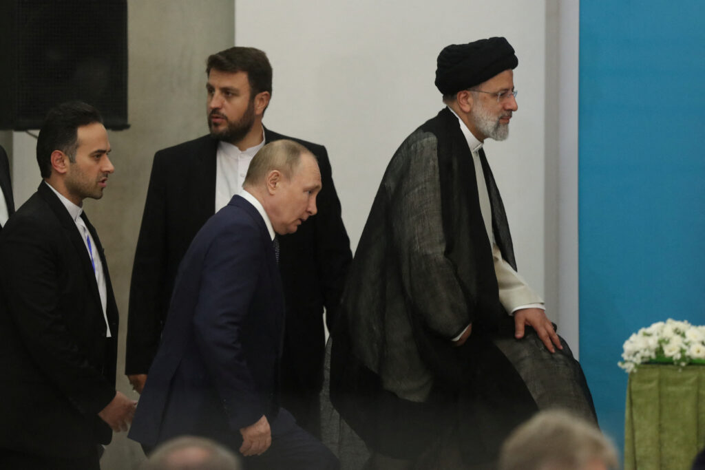 Макрон попросив Іран виступити посередником у російсько-українській війні – ЗМІ