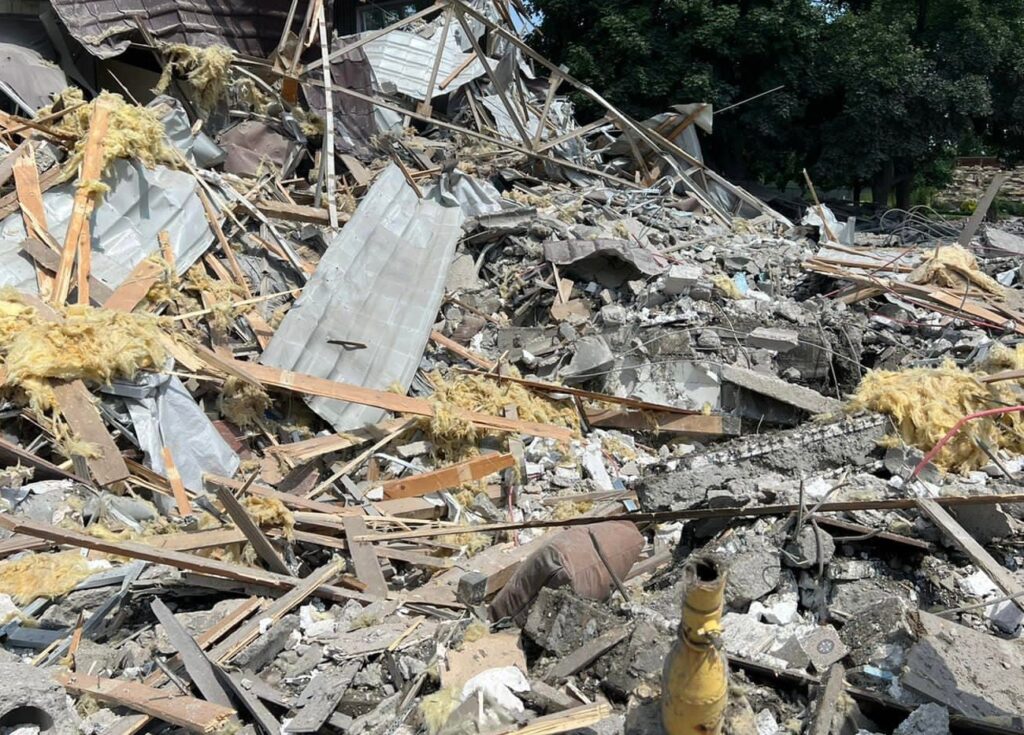 Російські військові другий день поспіль гатять “Смерчами” по Краматорську