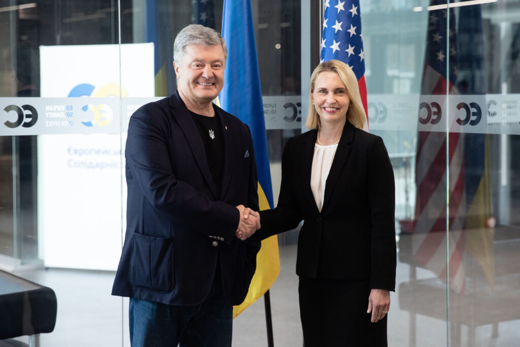 Замечательная беседа настоящих друзей и союзников: Порошенко обсудил с Послом США Бринк поддержку армии и продолжение реформ