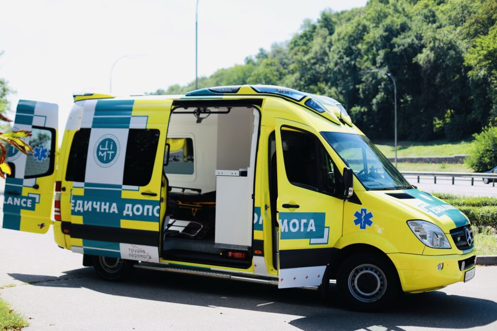В Киеве появилась специализированная скорая для перевозки раненых из регионов